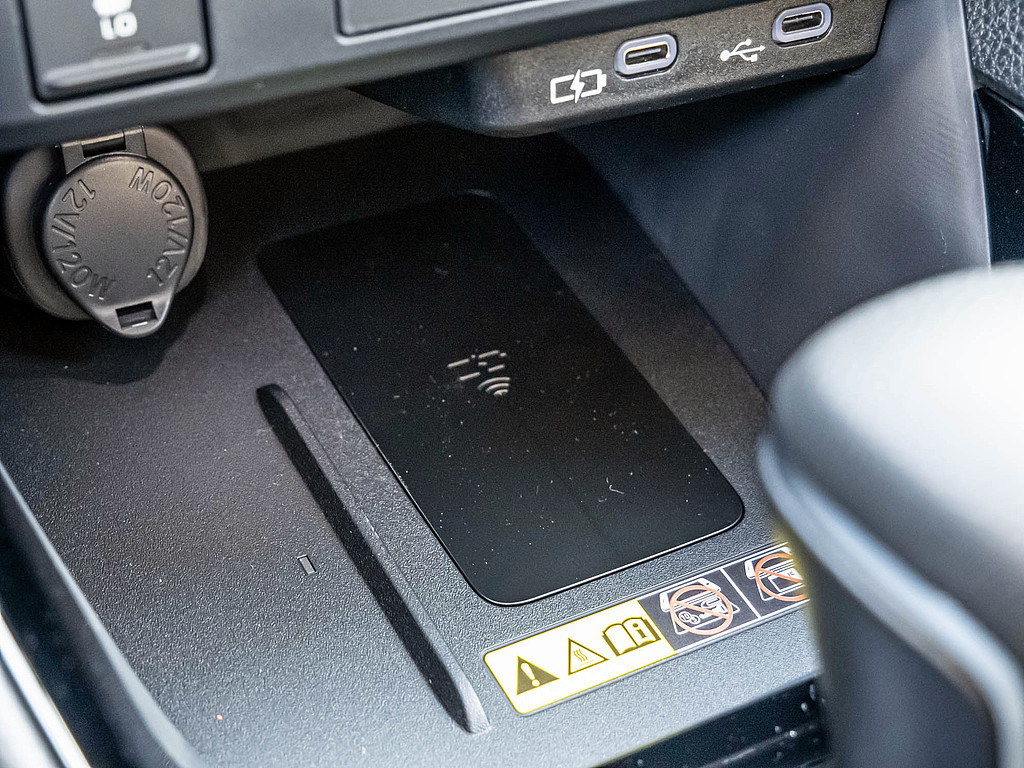 Fahrzeugansicht TOYOTA Yaris Hybrid Teamplayer - Bild 16