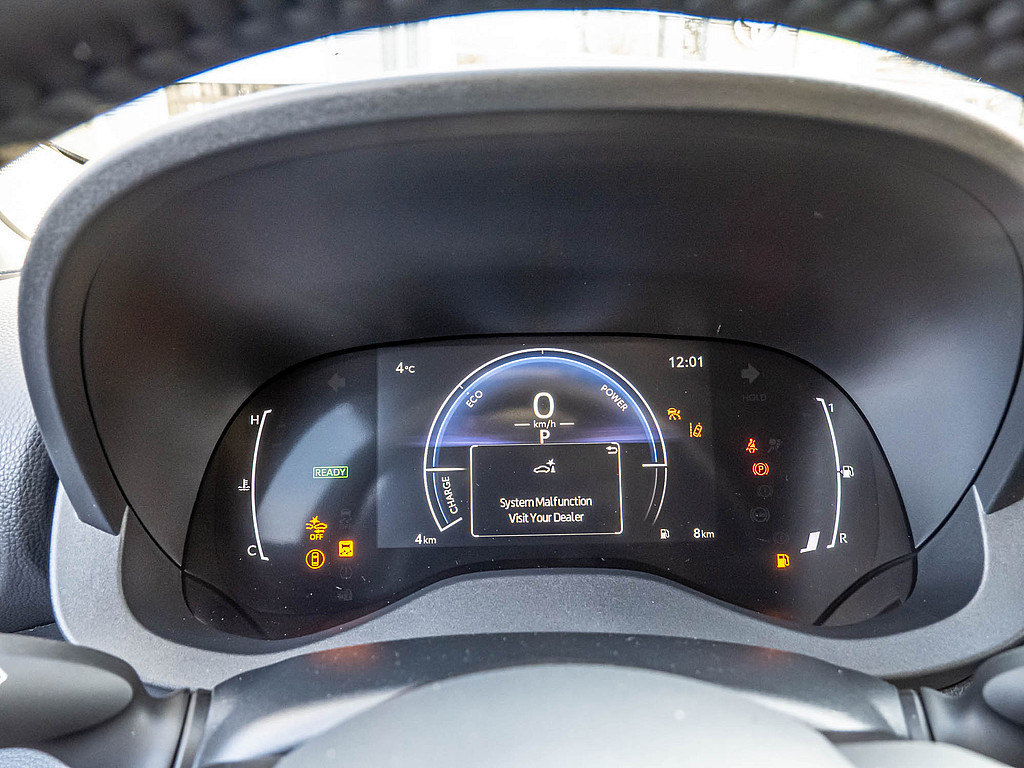 Fahrzeugansicht TOYOTA Yaris Hybrid Teamplayer - Bild 19
