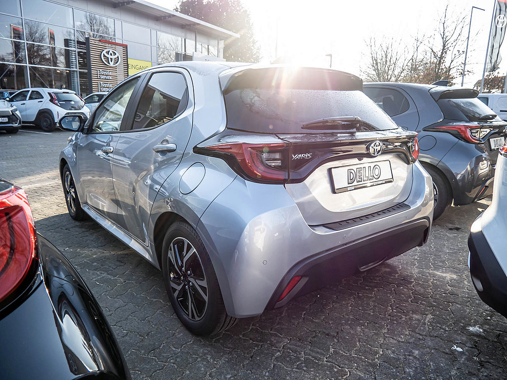 Fahrzeugansicht TOYOTA Yaris Hybrid Teamplayer - Bild 28