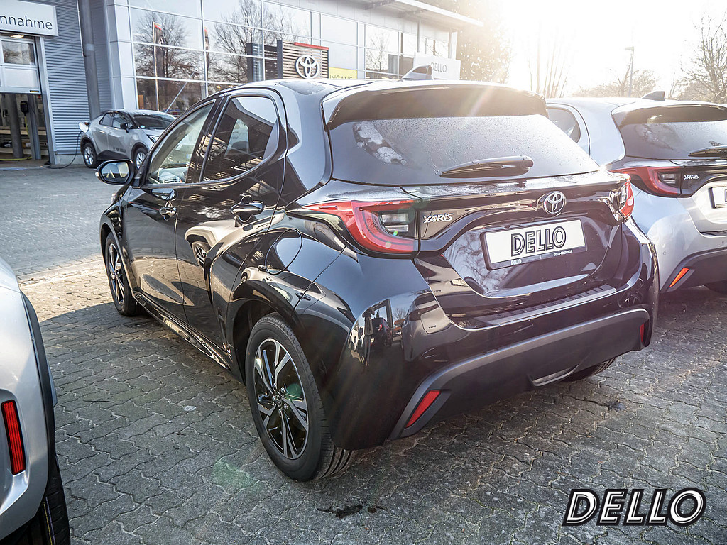 Fahrzeugansicht TOYOTA Yaris Hybrid 1.5 VVT-iE Teamplayer - Bild 21
