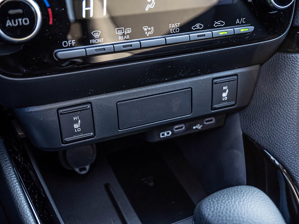 Fahrzeugansicht TOYOTA Yaris Hybrid 1.5 VVT-iE Teamplayer - Bild 10