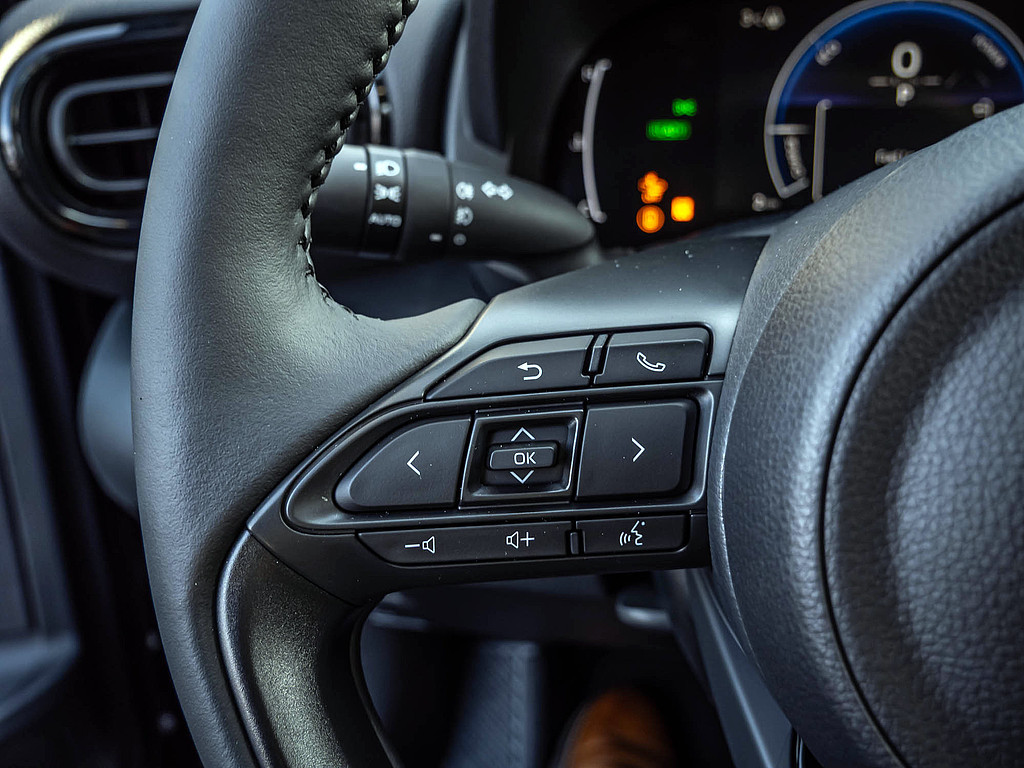 Fahrzeugansicht TOYOTA Yaris Hybrid 1.5 VVT-iE Teamplayer - Bild 16