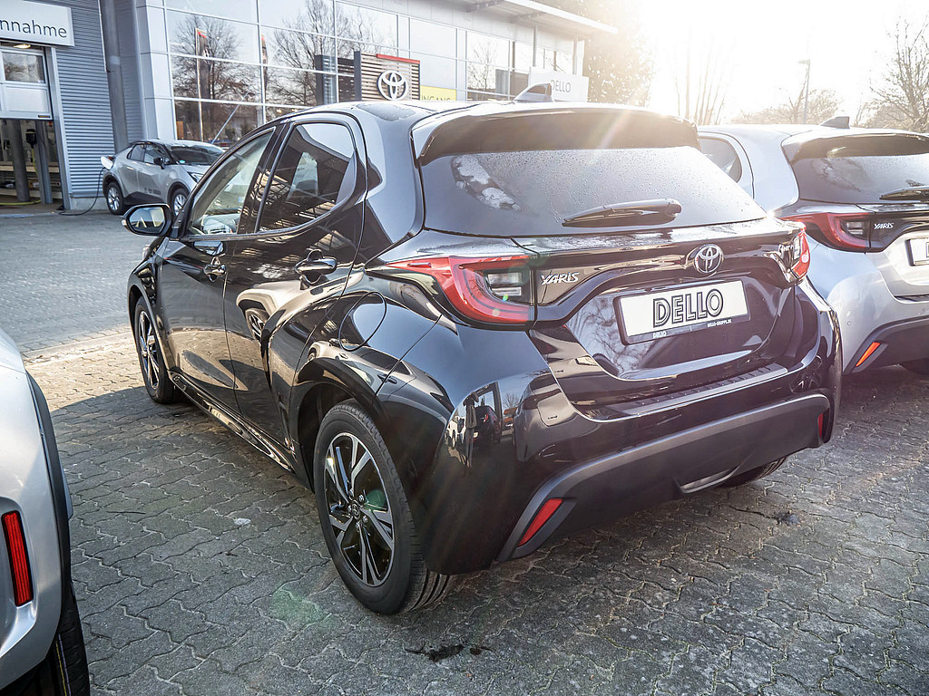 Fahrzeugansicht TOYOTA Yaris Hybrid 1.5 VVT-iE Teamplayer - Bild 21
