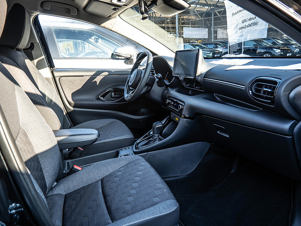 Fahrzeugansicht TOYOTA Yaris Hybrid 1.5 VVT-iE Teamplayer - Bild 22