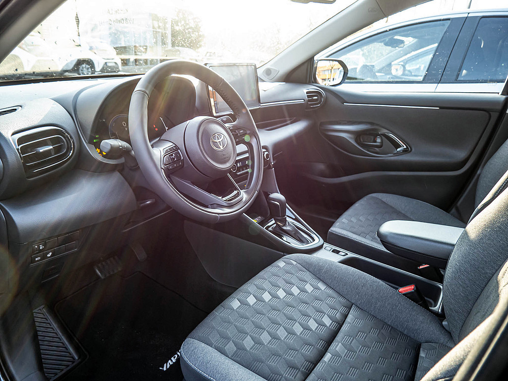 Fahrzeugansicht TOYOTA Yaris Hybrid 1.5 Teamplayer - Bild 5