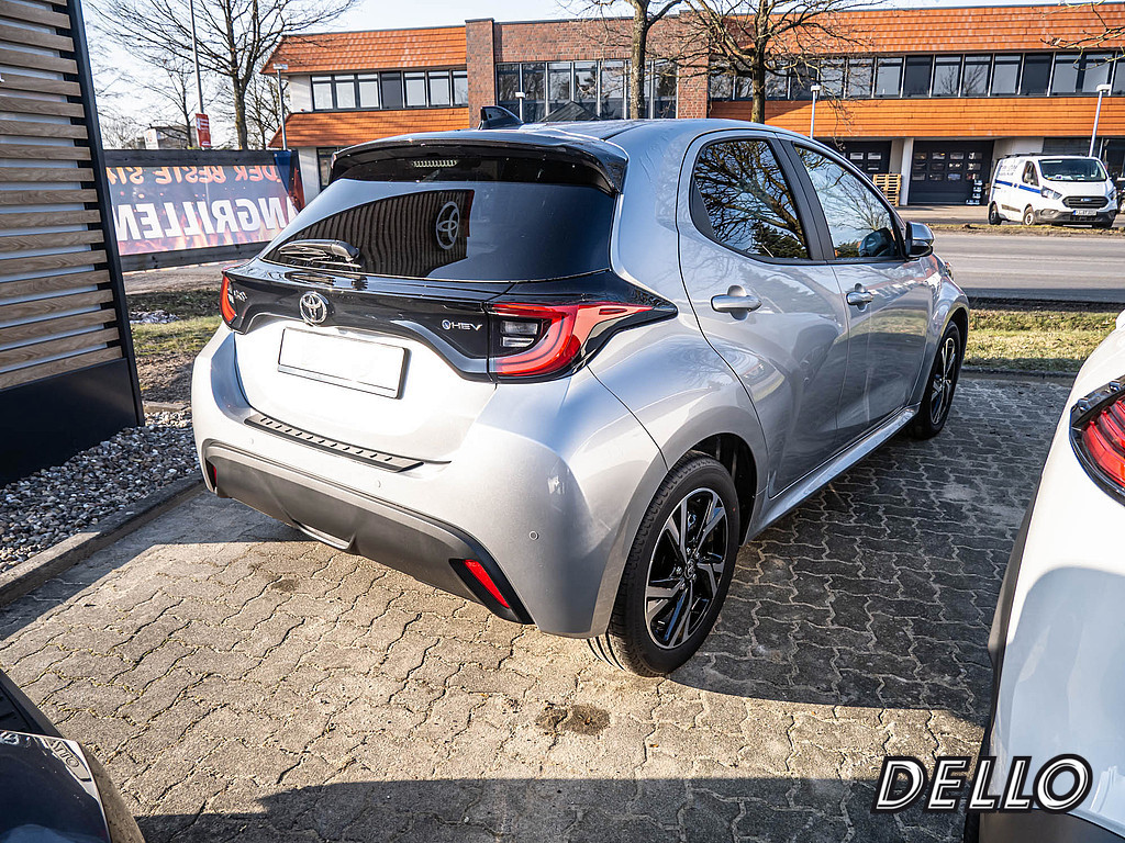 Fahrzeugansicht TOYOTA Yaris Hybrid 1.5 VVT-iE Teamplayer - Bild 5