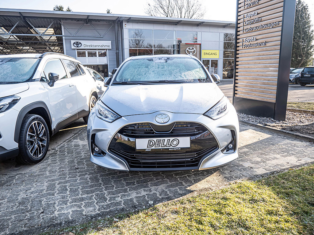 Fahrzeugansicht TOYOTA Yaris Hybrid 1.5 VVT-iE Teamplayer - Bild 2