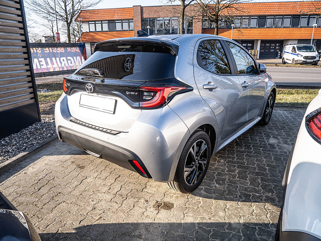 Fahrzeugansicht TOYOTA Yaris Hybrid 1.5 Teamplayer - Bild 5