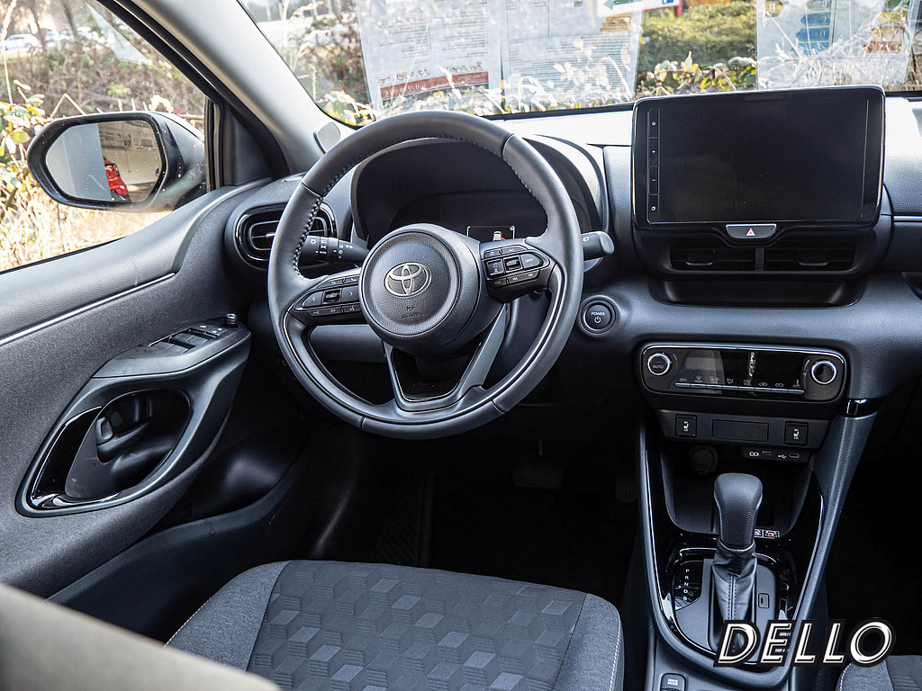 Fahrzeugansicht TOYOTA Yaris Hybrid 1.5 VVT-iE Teamplayer - Bild 25