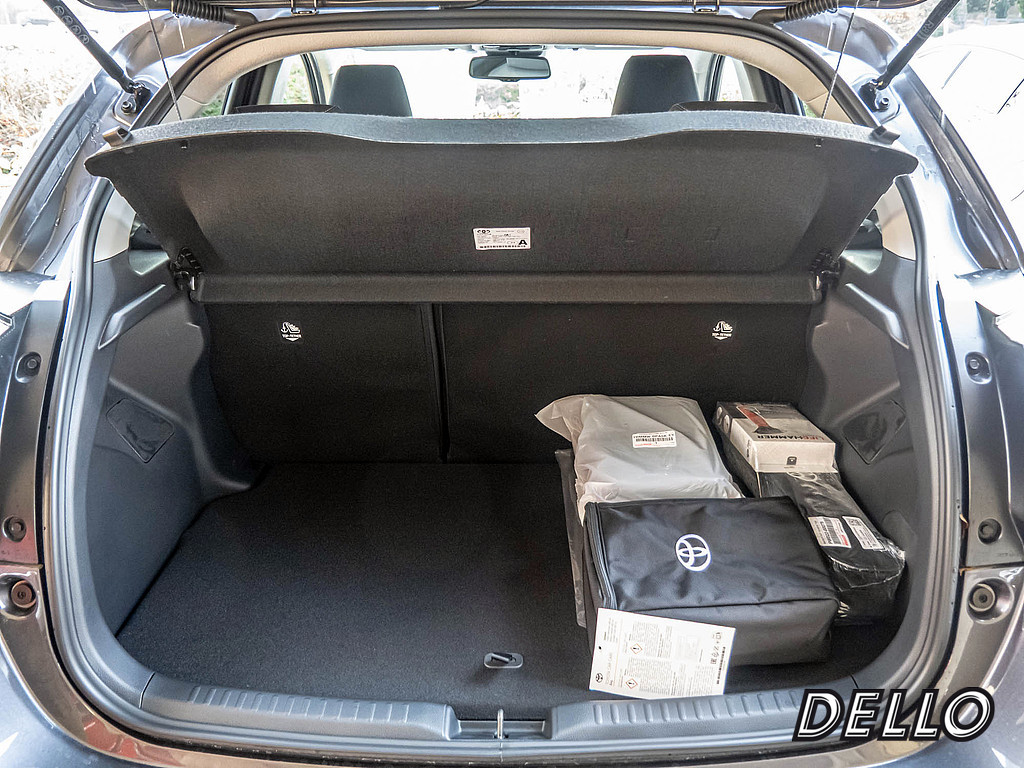 Fahrzeugansicht TOYOTA Yaris Hybrid 1.5 VVT-iE Teamplayer - Bild 3