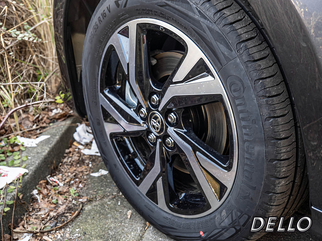 Fahrzeugansicht TOYOTA Yaris Hybrid 1.5 VVT-iE Teamplayer - Bild 5