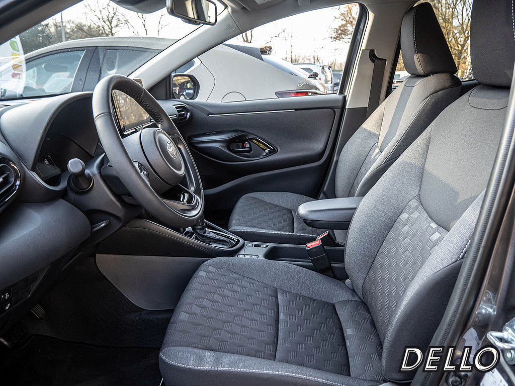 Fahrzeugansicht TOYOTA Yaris Hybrid 1.5 VVT-iE Teamplayer - Bild 6