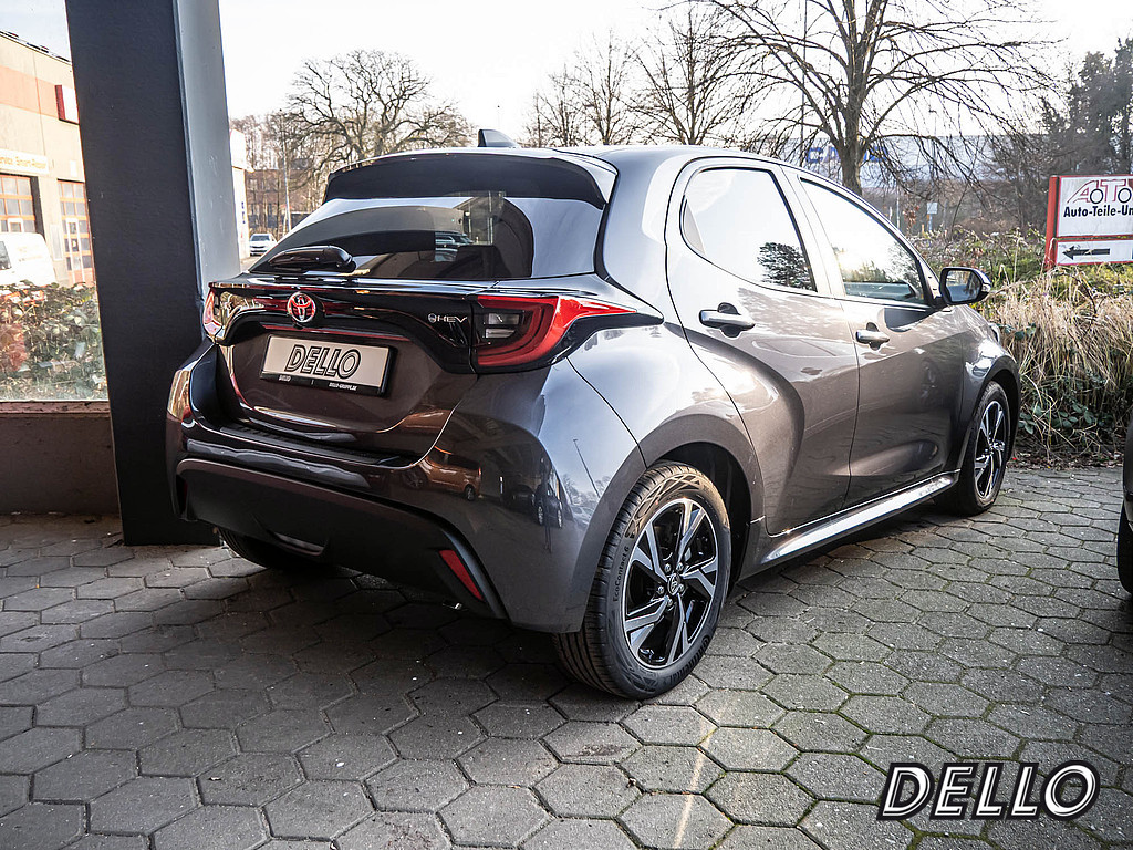 Fahrzeugansicht TOYOTA Yaris Hybrid 1.5 VVT-iE Teamplayer - Bild 12