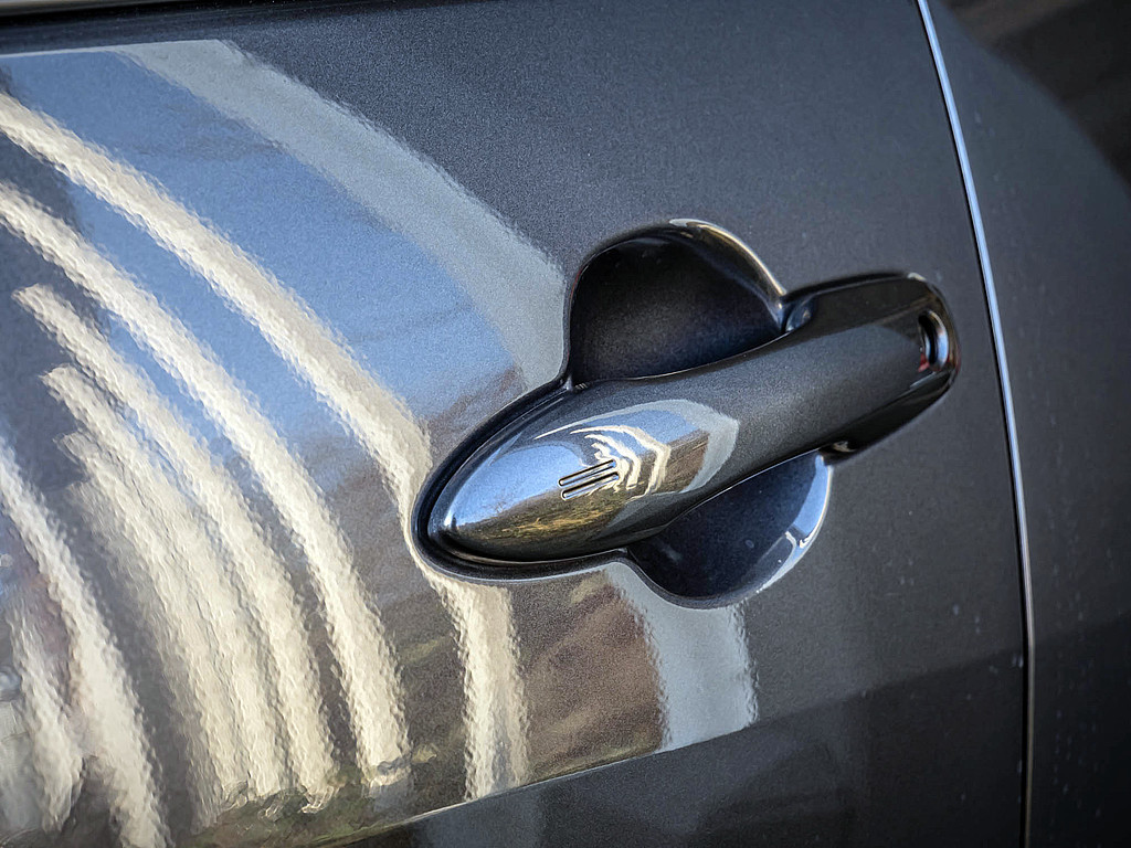 Fahrzeugansicht TOYOTA Yaris Hybrid 1.5 VVT-iE Teamplayer - Bild 4