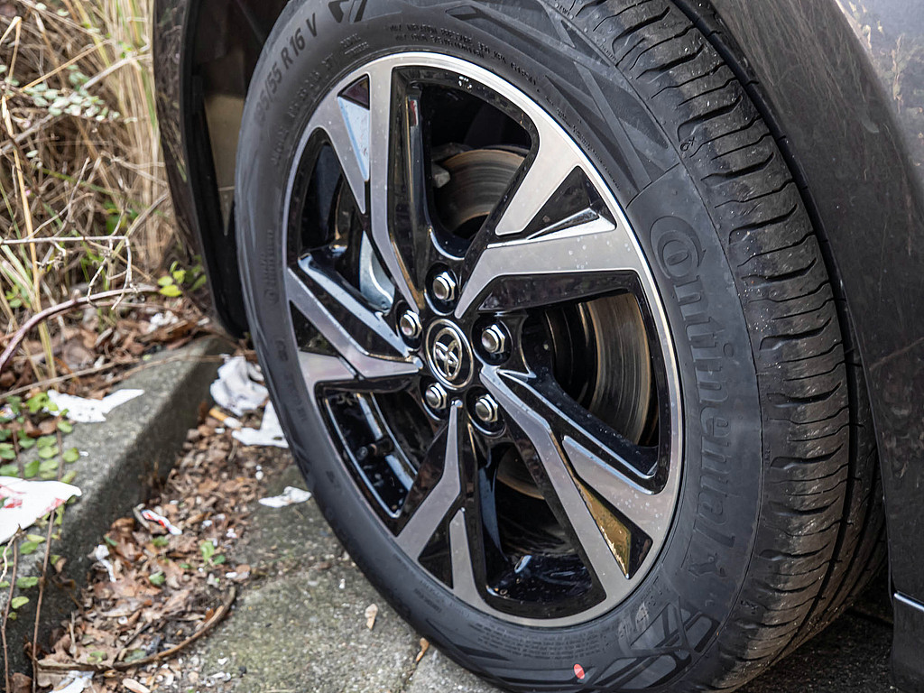 Fahrzeugansicht TOYOTA Yaris Hybrid 1.5 VVT-iE Teamplayer - Bild 5