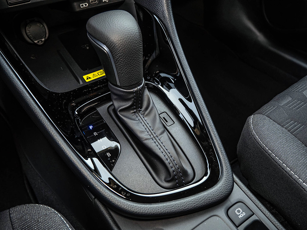 Fahrzeugansicht TOYOTA Yaris Hybrid 1.5 VVT-iE Teamplayer - Bild 13