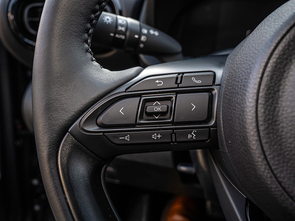 Fahrzeugansicht TOYOTA Yaris Hybrid 1.5 VVT-iE Teamplayer - Bild 15