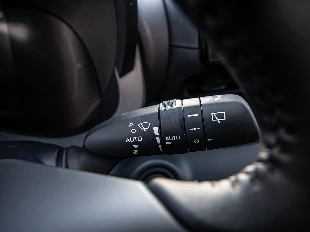 Fahrzeugansicht TOYOTA Yaris Hybrid 1.5 VVT-iE Teamplayer - Bild 18