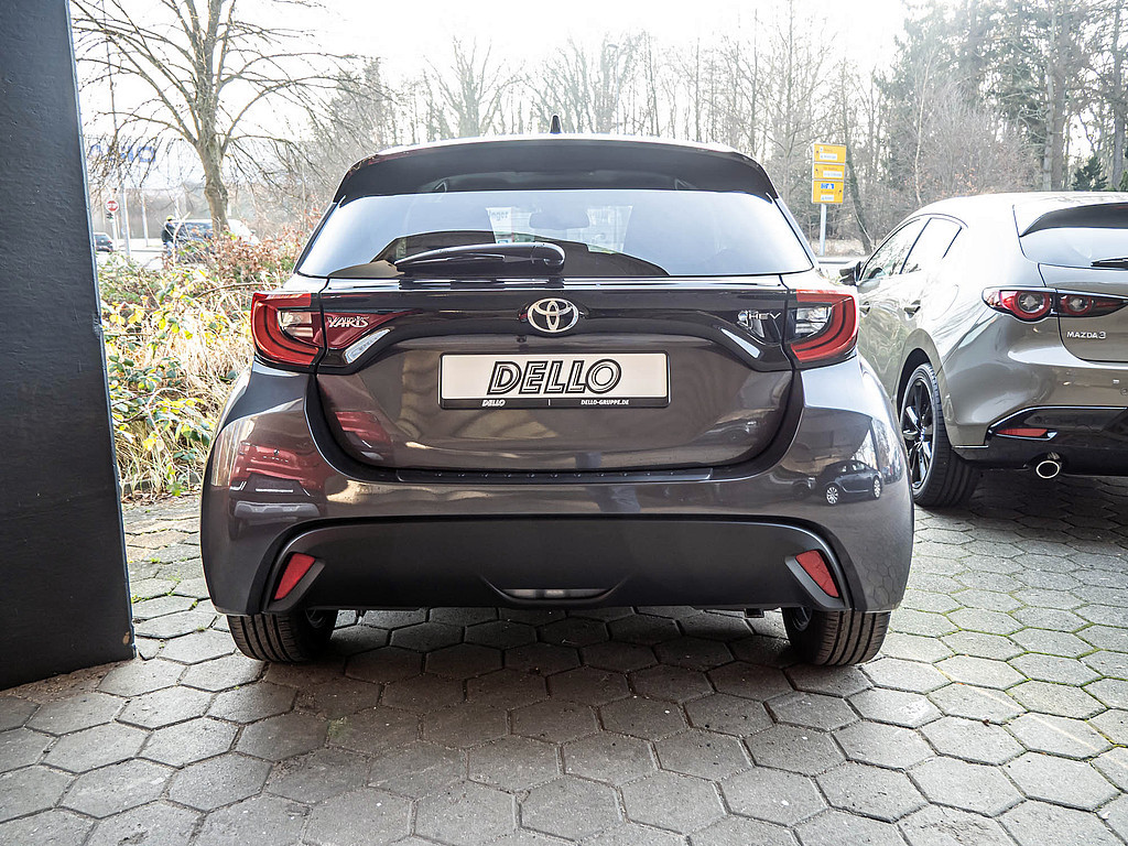 Fahrzeugansicht TOYOTA Yaris Hybrid 1.5 VVT-iE Teamplayer - Bild 21