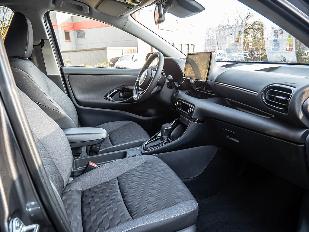 Fahrzeugansicht TOYOTA Yaris Hybrid 1.5 VVT-iE Teamplayer - Bild 22