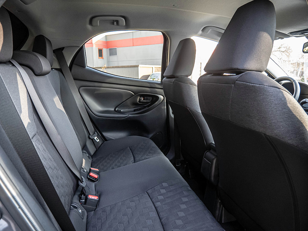 Fahrzeugansicht TOYOTA Yaris Hybrid 1.5 VVT-iE Teamplayer - Bild 23