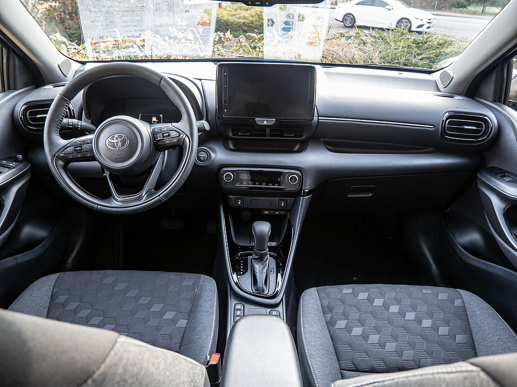 Fahrzeugansicht TOYOTA Yaris Hybrid 1.5 VVT-iE Teamplayer - Bild 24