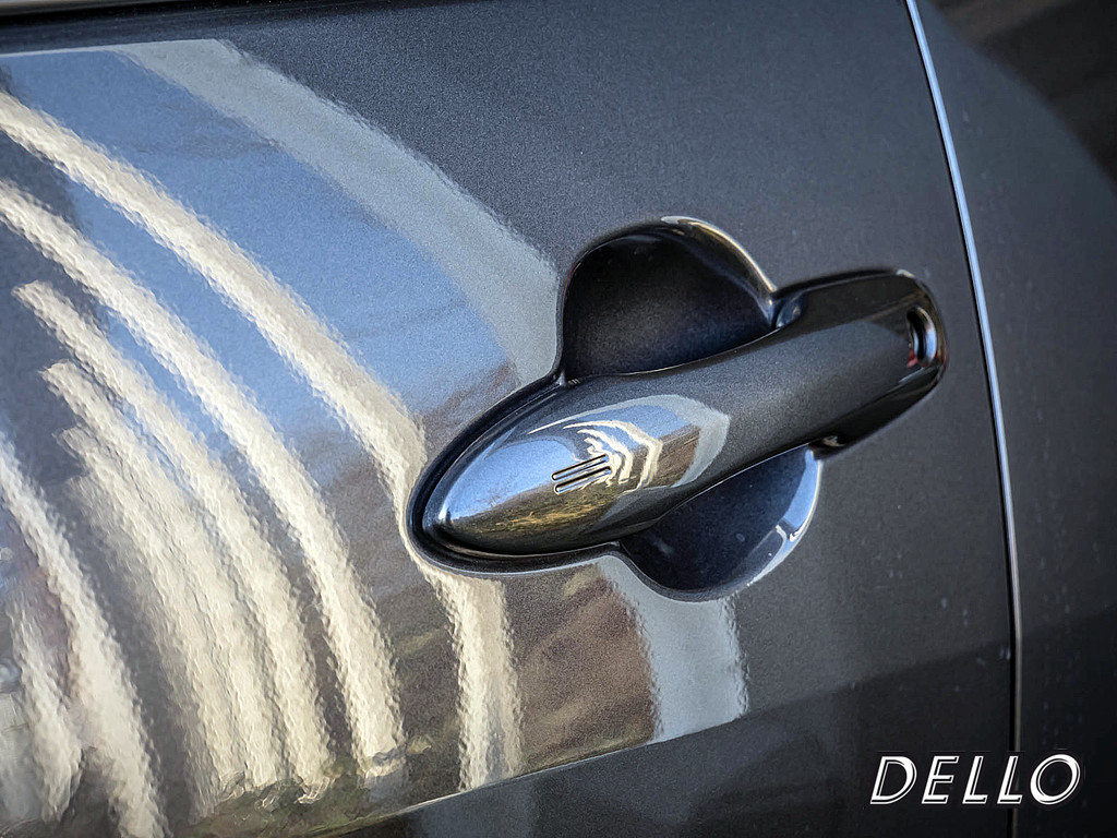 Fahrzeugansicht TOYOTA Yaris Hybrid 1.5 VVT-iE Teamplayer - Bild 4