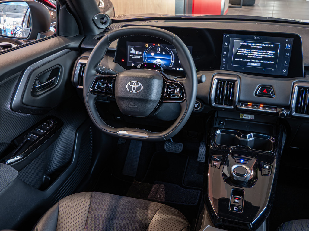 Fahrzeugansicht TOYOTA Urban Cruiser Lounge - Bild 6