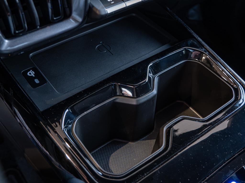 Fahrzeugansicht TOYOTA Urban Cruiser Lounge - Bild 18