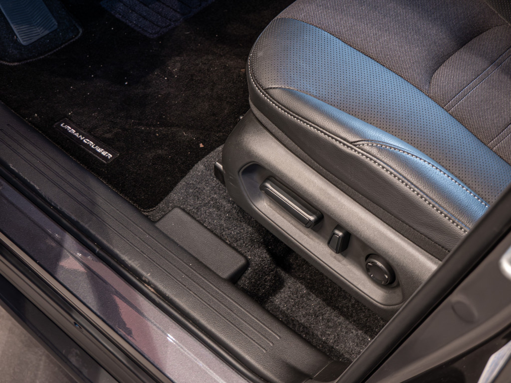 Fahrzeugansicht TOYOTA Urban Cruiser Lounge - Bild 33