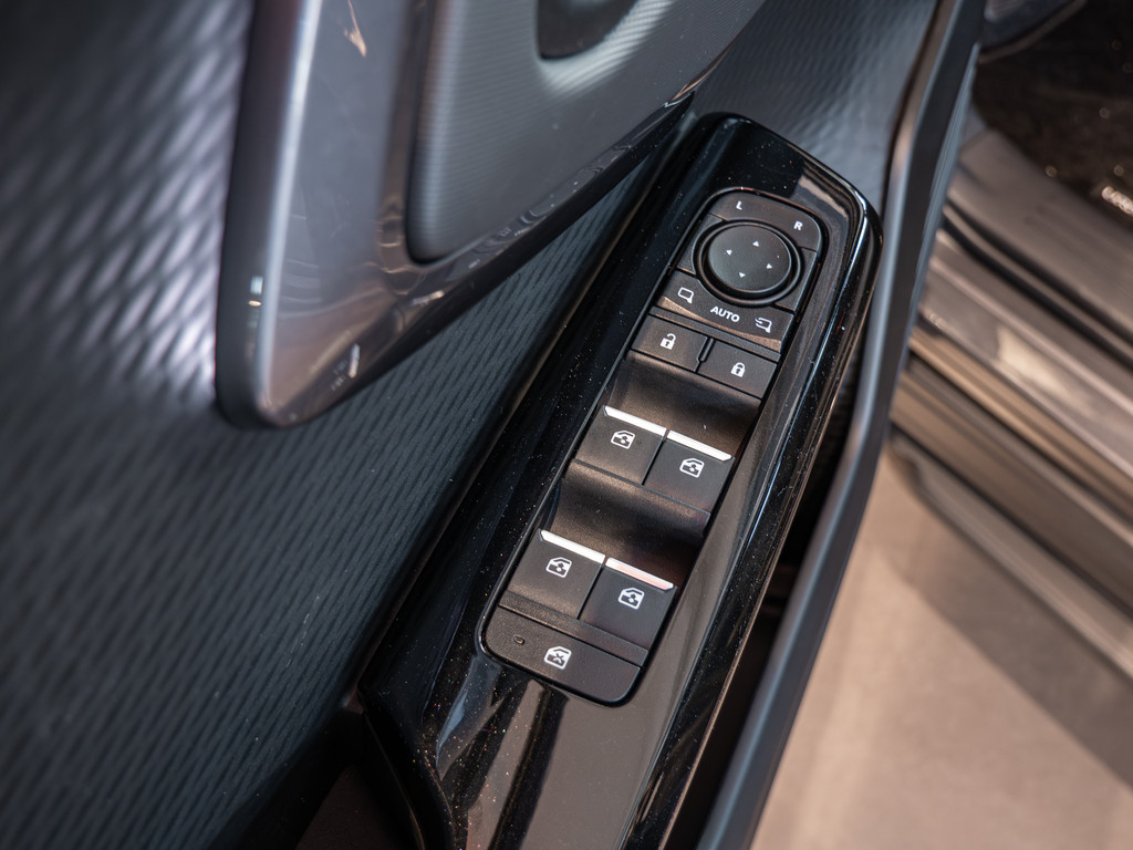 Fahrzeugansicht TOYOTA Urban Cruiser Lounge - Bild 37