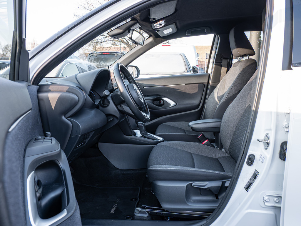 Fahrzeugansicht TOYOTA Yaris Cross Hybrid 1.5 VVT-i Team D - Bild 3