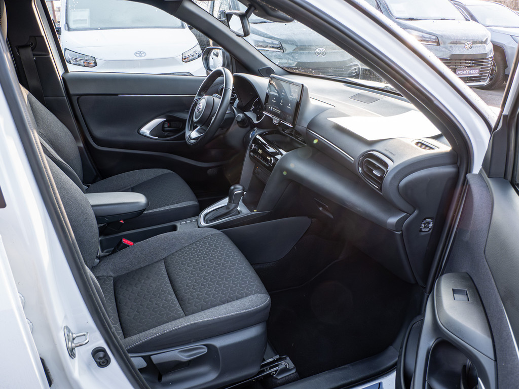 Fahrzeugansicht TOYOTA Yaris Cross Hybrid 1.5 VVT-i Team D - Bild 4