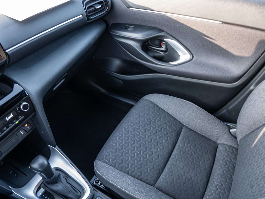 Fahrzeugansicht TOYOTA Yaris Cross Hybrid 1.5 VVT-i Team D - Bild 17