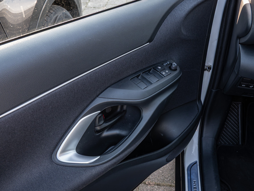 Fahrzeugansicht TOYOTA Yaris Cross Hybrid 1.5 VVT-i Team D - Bild 27