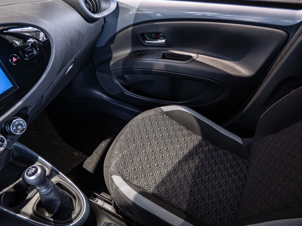 Fahrzeugansicht TOYOTA Aygo X 1.0 Teamplayer - Bild 16