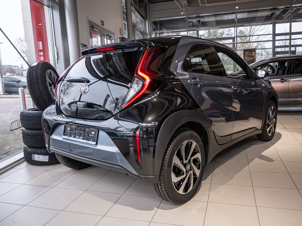 Fahrzeugansicht TOYOTA Aygo X 1.0 Teamplayer - Bild 32