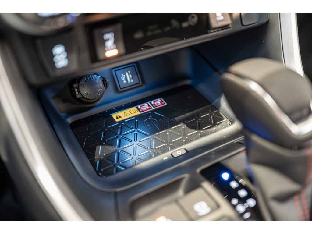 Fahrzeugansicht TOYOTA RAV 4 2.5 Plug-in Hybrid 4x4 Teamplayer - Bild 19