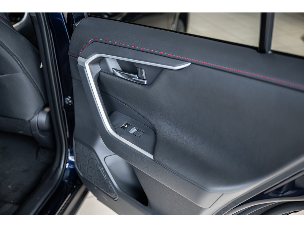 Fahrzeugansicht TOYOTA RAV4 2.5 Plug-in Hybrid 4x4 Teamplayer - Bild 6