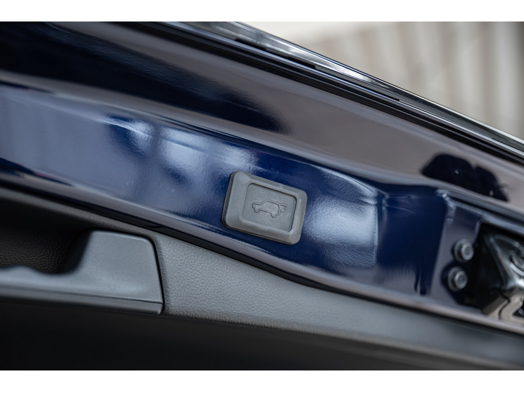 Fahrzeugansicht TOYOTA RAV4 2.5 Plug-in Hybrid 4x4 Teamplayer - Bild 9