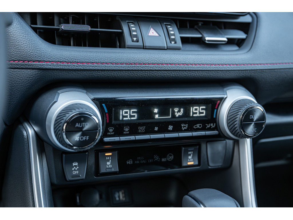 Fahrzeugansicht TOYOTA RAV 4 2.5 Plug-in Hybrid 4x4 Teamplayer - Bild 21