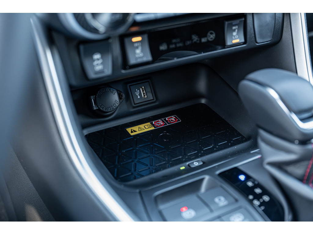 Fahrzeugansicht TOYOTA RAV 4 2.5 Plug-in Hybrid 4x4 Teamplayer - Bild 24