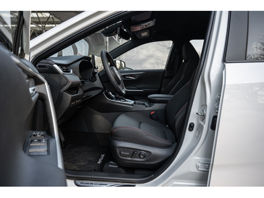 Fahrzeugansicht TOYOTA RAV 4 2.5 Plug-in Hybrid 4x4 Teamplayer - Bild 15