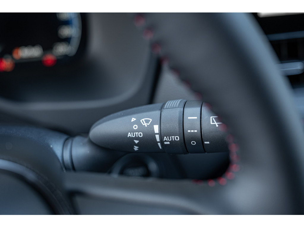 Fahrzeugansicht TOYOTA RAV 4 2.5 Plug-in Hybrid 4x4 Teamplayer - Bild 32