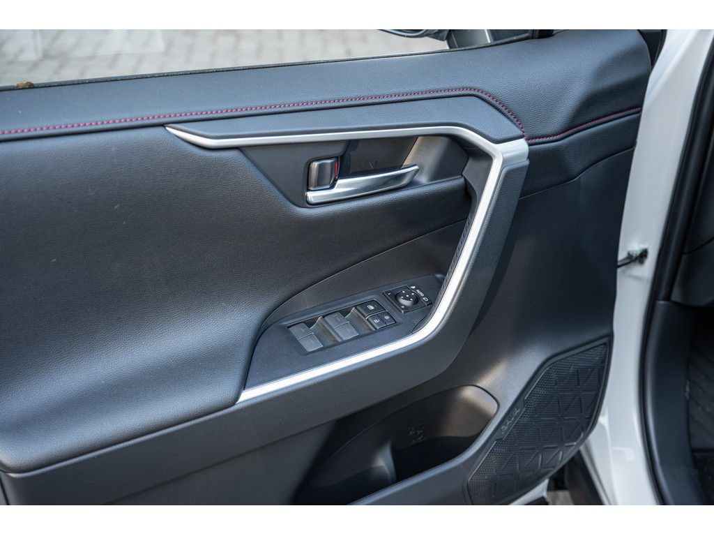 Fahrzeugansicht TOYOTA RAV 4 2.5 Plug-in Hybrid 4x4 Teamplayer - Bild 41