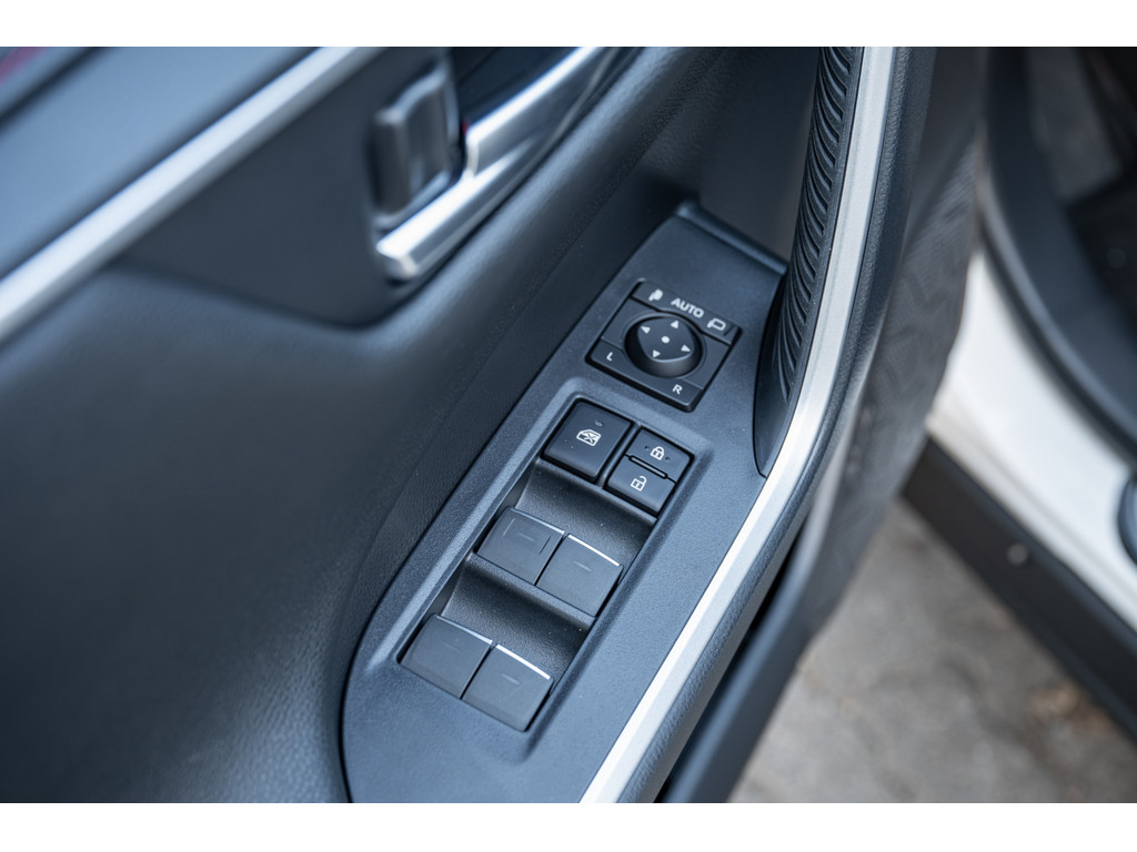 Fahrzeugansicht TOYOTA RAV 4 2.5 Plug-in Hybrid 4x4 Teamplayer - Bild 42