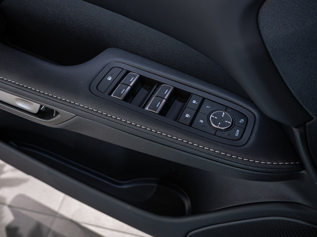 Fahrzeugansicht LEXUS RX 2.5 450 h+ E-Four F Sport Design - Bild 29