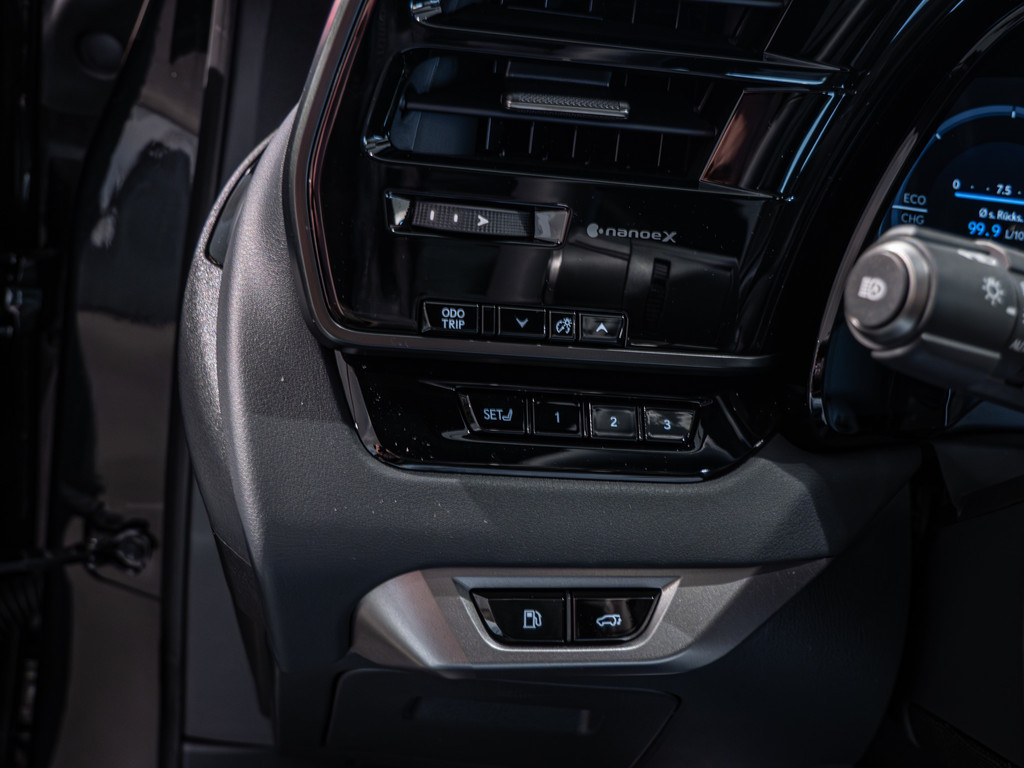 Fahrzeugansicht LEXUS RX 450h + E-Four Luxury - Bild 25