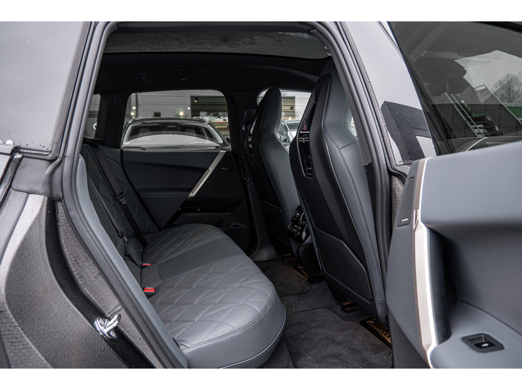 Fahrzeugansicht BMW iX xDrive40 SPORT ELEKTRO - Bild 4