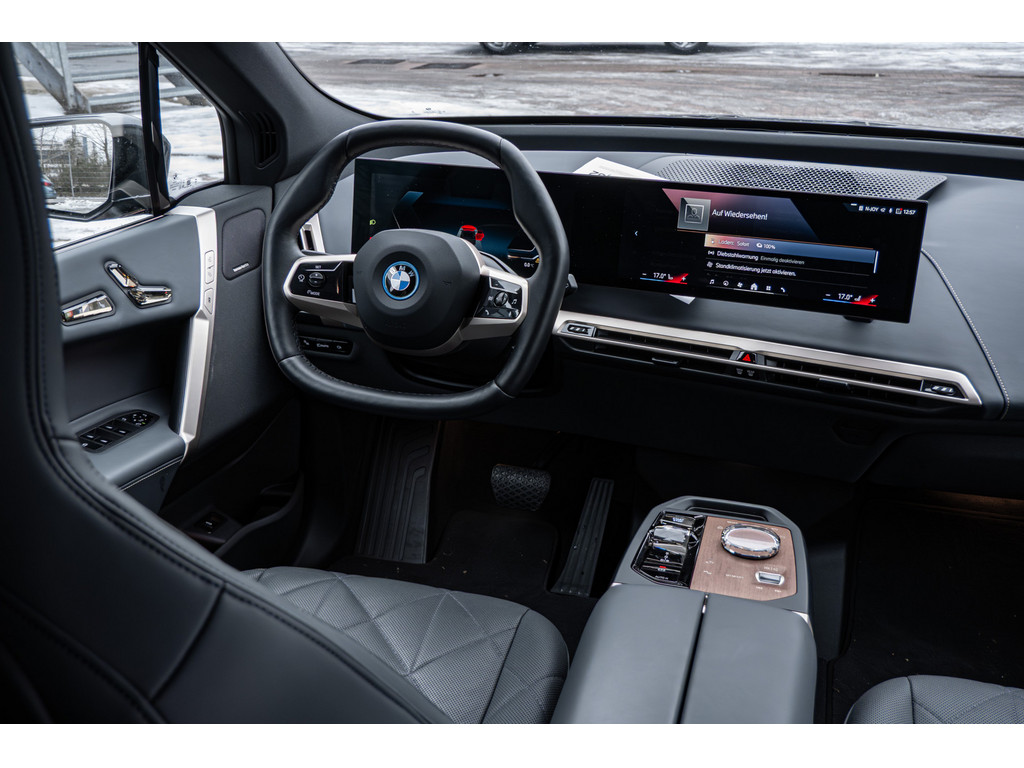 Fahrzeugansicht BMW iX xDrive40 SPORT ELEKTRO - Bild 7